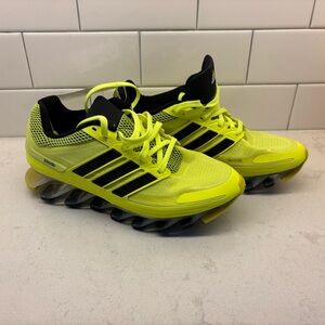 Adidas Youth Yellow Running Shoes with Unique Soles Spring Blade size 4